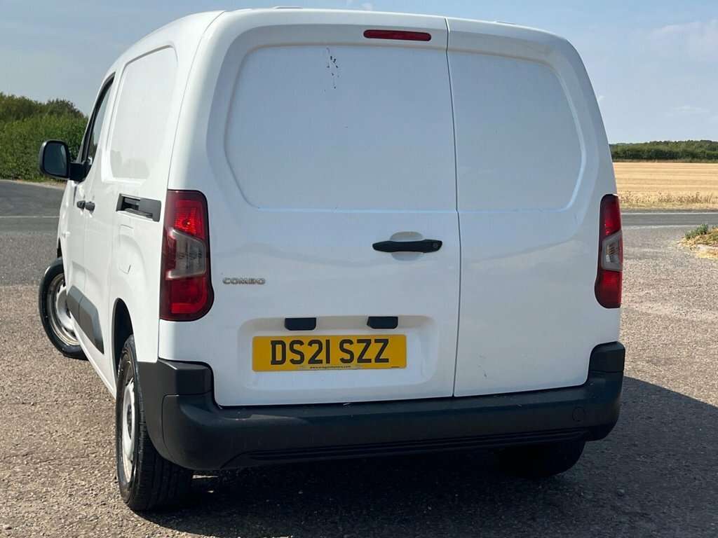 Vauxhall Combo Mpv White #2