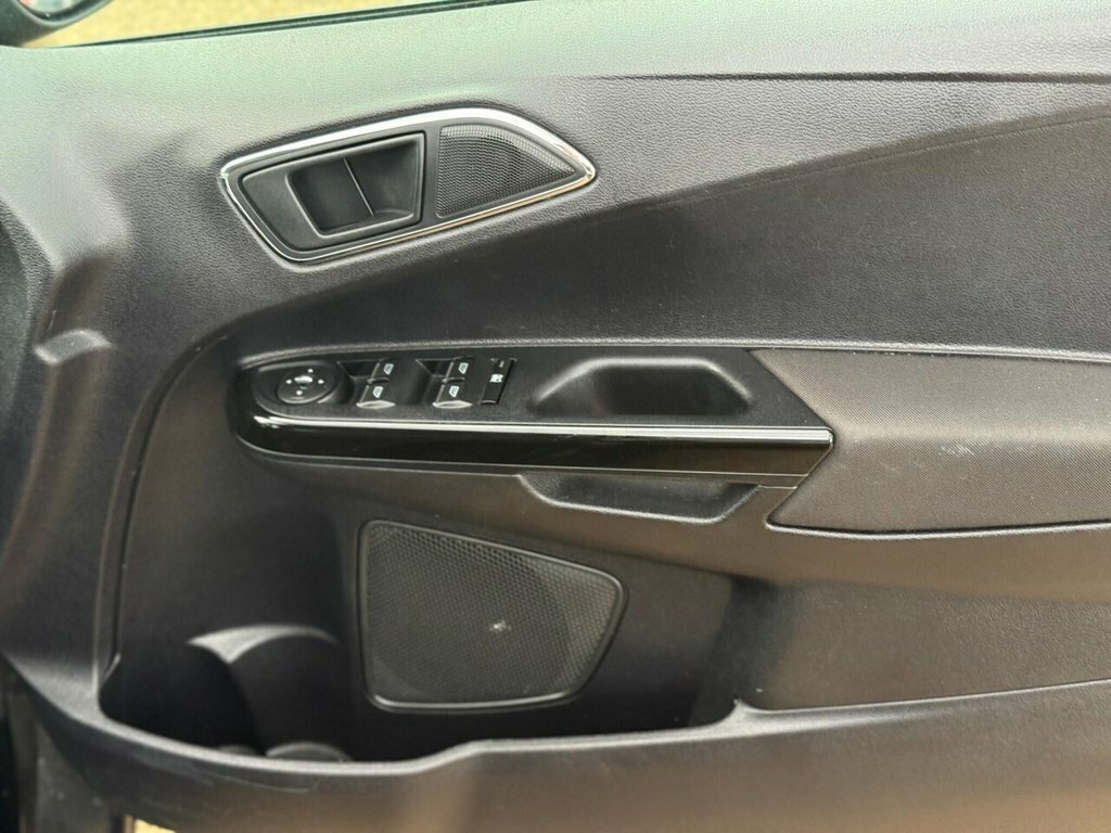 Ford B-Max 1.0T Ecoboost Titanium Mpv Euro Silver #21