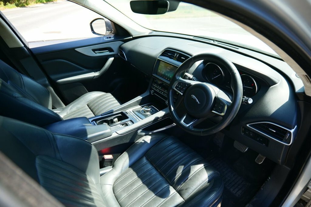Jaguar F-Pace 2L Portfolio KM19LCE Silver #3