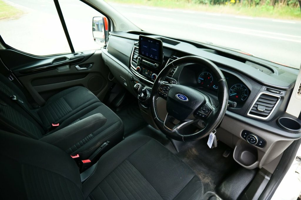 Ford Transit Custom 2L Limited YP71XBB White #3