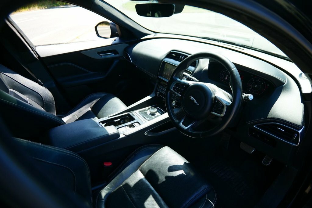 Jaguar F-Pace 2L Chequered Flag MT20ZZW Black #3