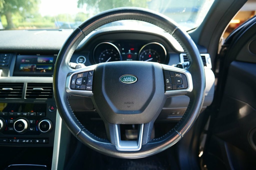 Land Rover Discovery Sport 2L Hse KE68NPX Black #4