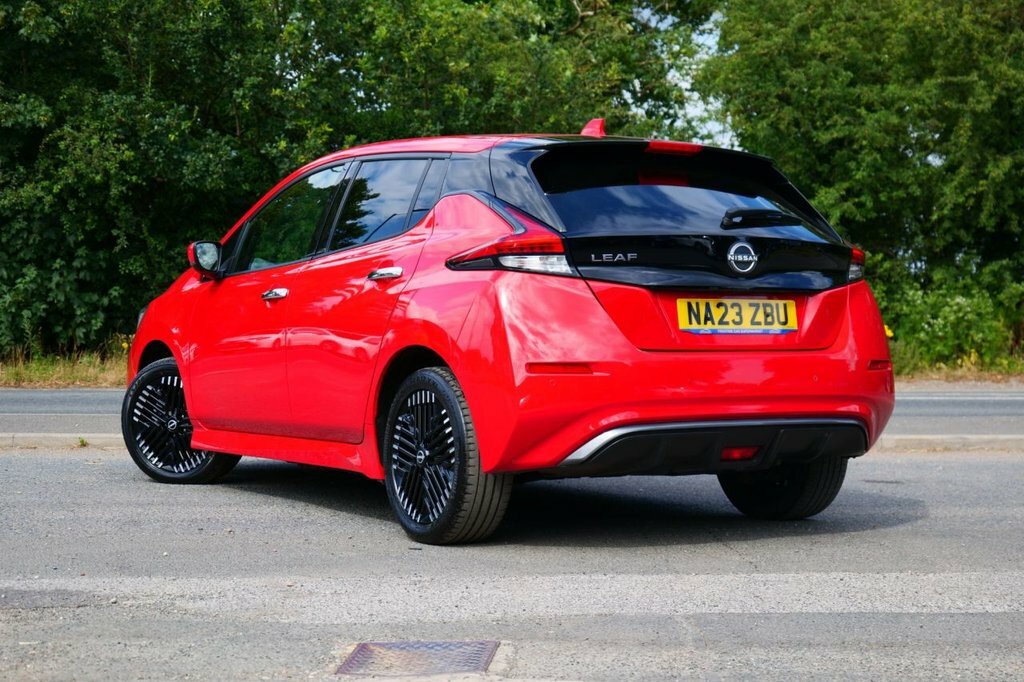 Nissan Leaf Hatchback NA23ZBU Red #2