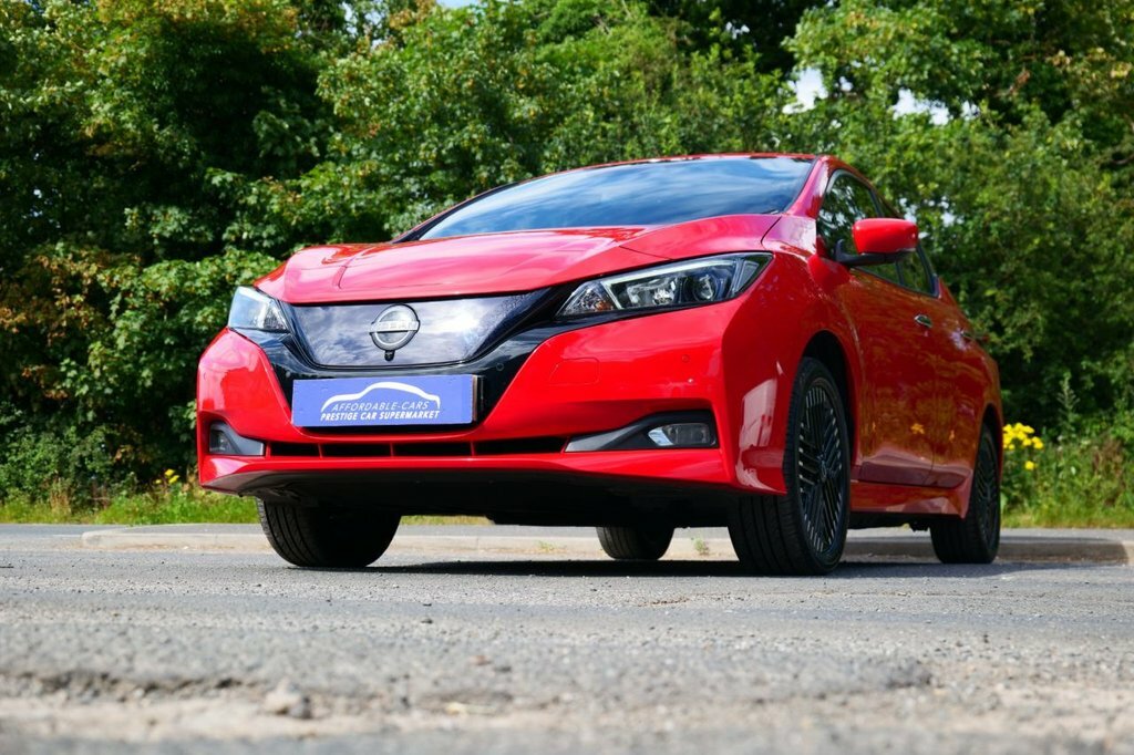 Nissan Leaf Hatchback NA23ZBU Red #6