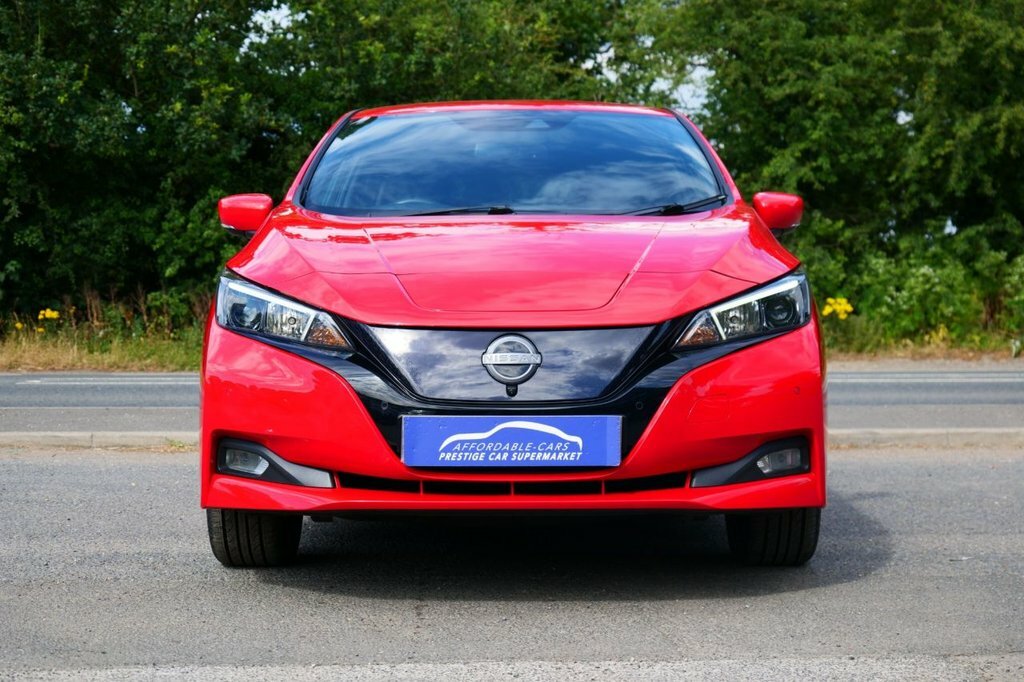 Nissan Leaf Hatchback NA23ZBU Red #4