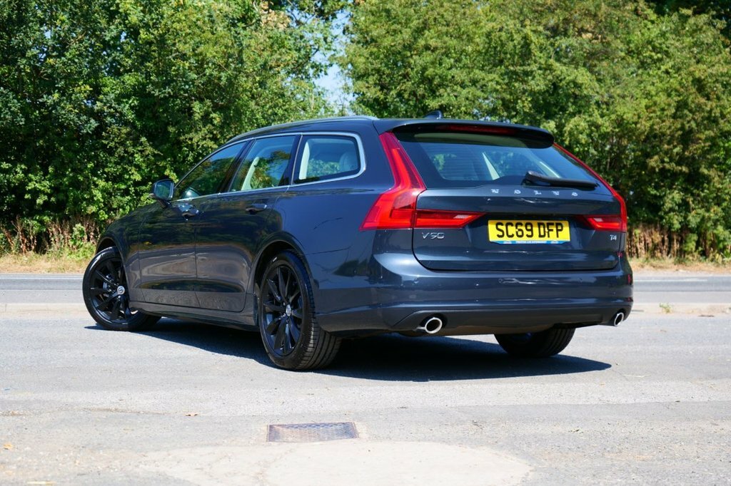 Volvo V90 2L Momentum Plus Grey #2