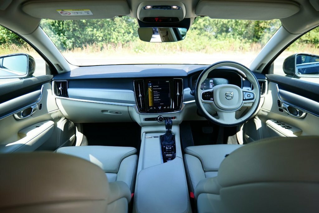 Volvo V90 2L Momentum Plus Grey #3