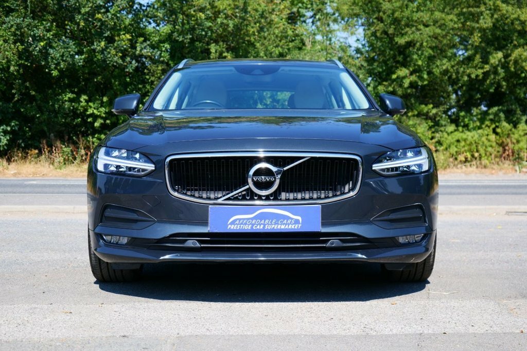 Volvo V90 2L Momentum Plus Grey #4