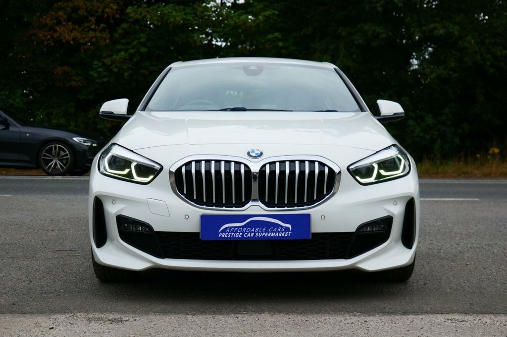 BMW 1 Series Hatchback HG70DEU White #4