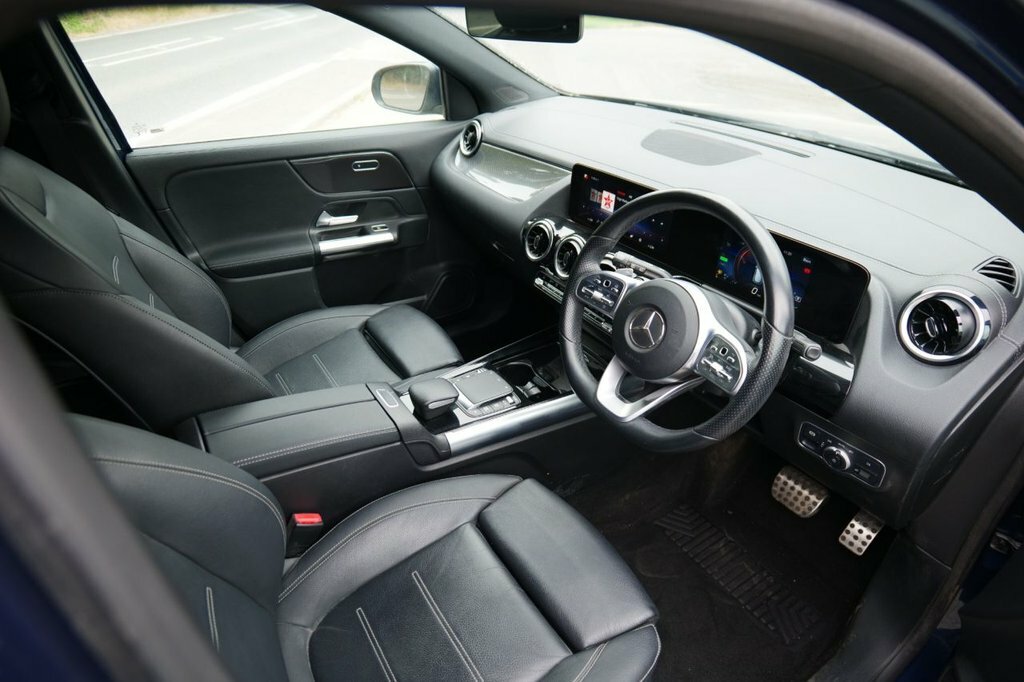 Mercedes-Benz GLA Class 1.3L Exclusive Edition Blue #3