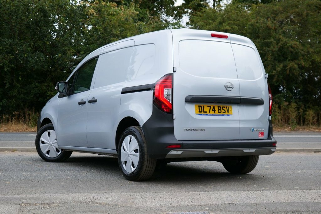 Nissan TOWNSTAR Mpv Grey #2