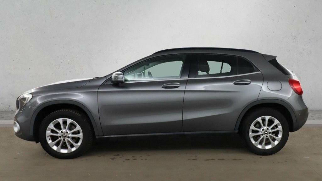 Mercedes-Benz GLA Class 1.6L Se Grey #6