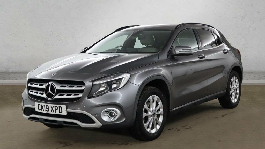 Mercedes-Benz GLA Class 1.6L Se Grey #4