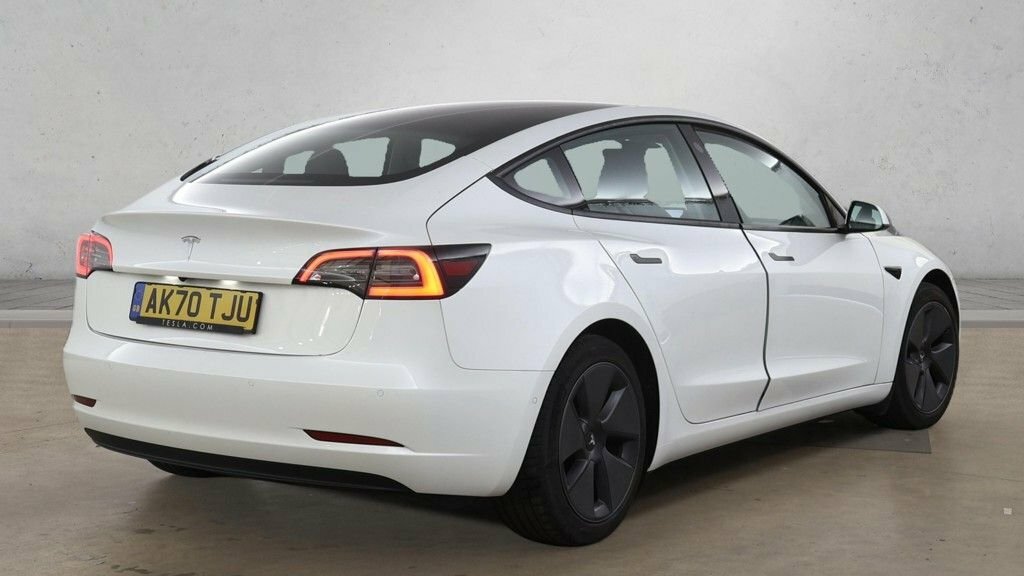 Tesla Model 3 Saloon White #2