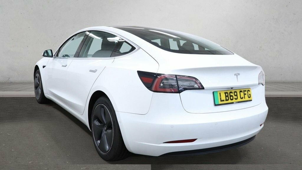 Tesla Model 3 Saloon White #3