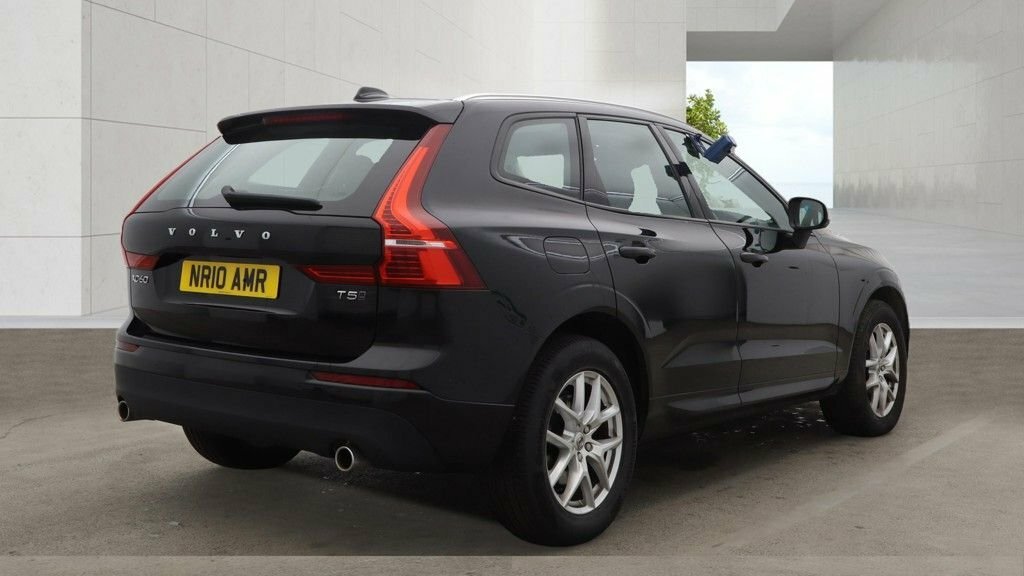Volvo XC60 2L Momentum Black #2