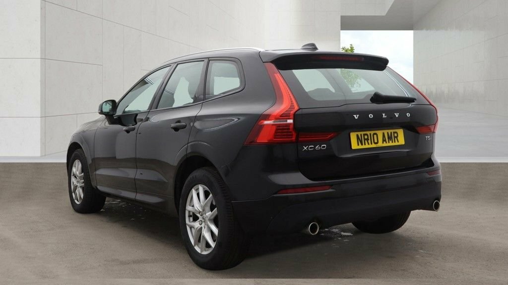 Volvo XC60 2L Momentum Black #3