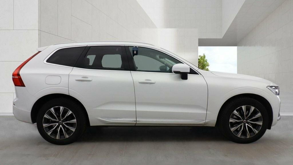 Volvo XC60 2L Inscription Expression White #5
