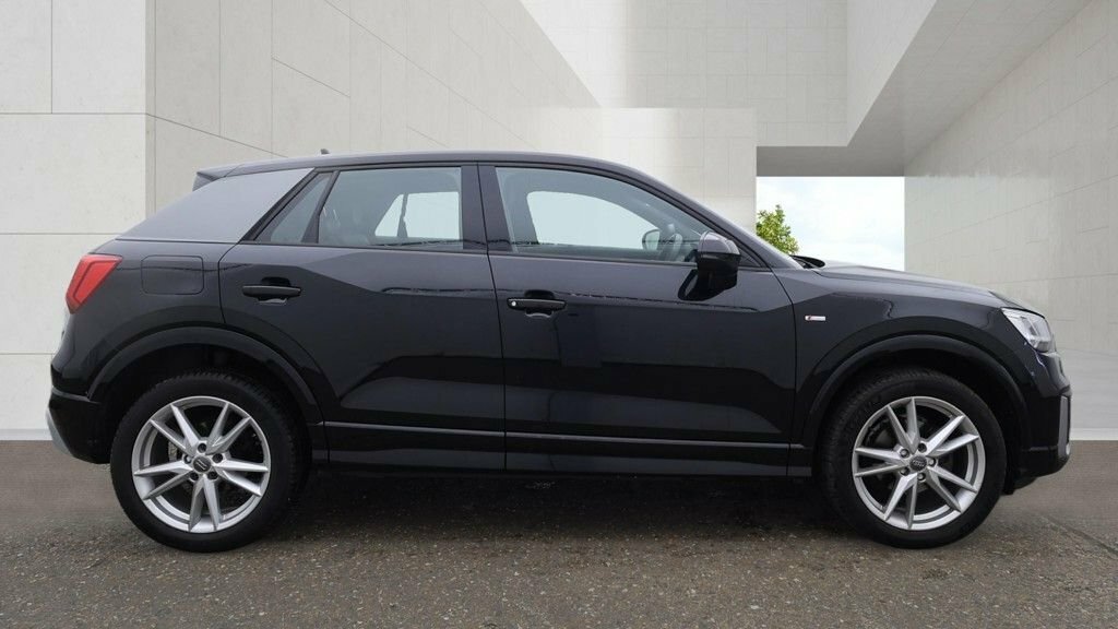 Audi Q2 1.5L S Line Black #5