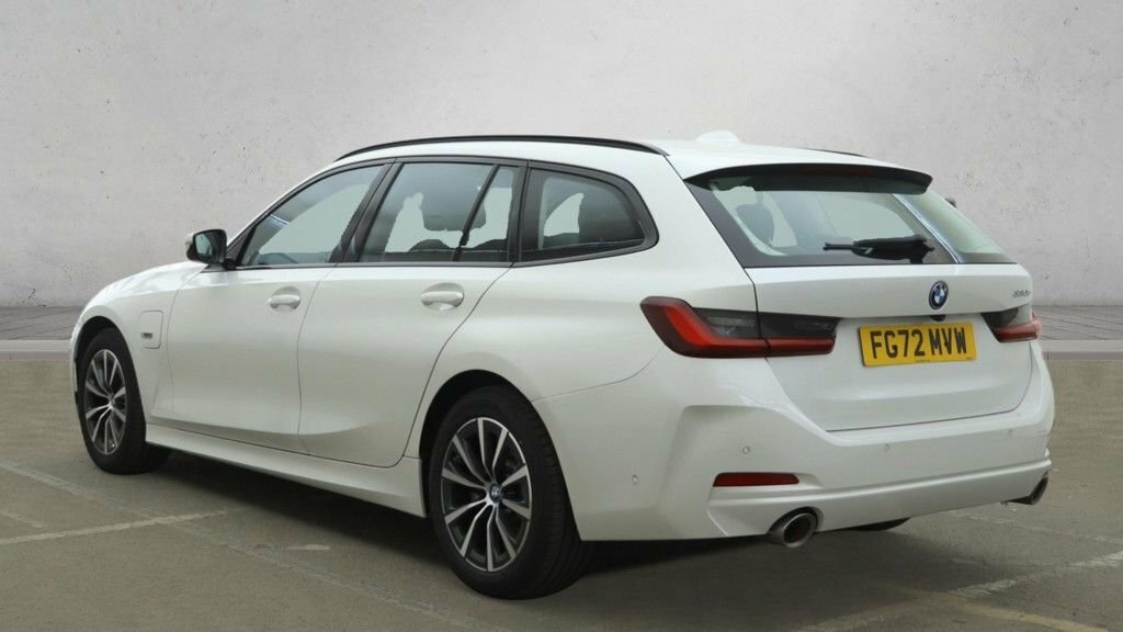 BMW 3 Series 2L Sport White #3