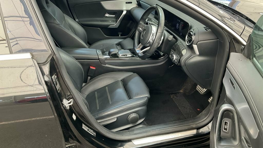 Mercedes-Benz CLA Class Cla 220D Amg Line Night Edition Tip #6