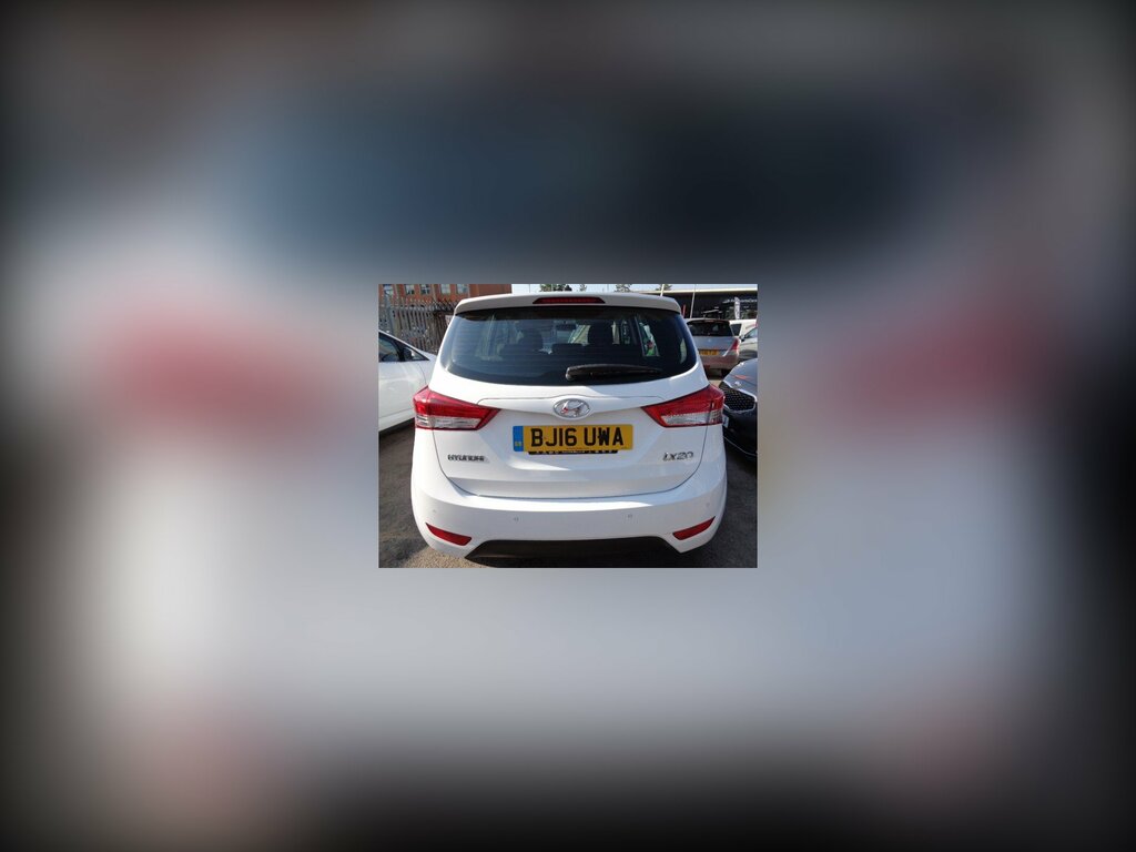 Hyundai Ix20 1.4 Blue Drive Se Hatchback Euro White #5