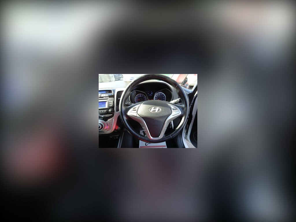 Hyundai Ix20 1.4 Blue Drive Se Hatchback Euro White