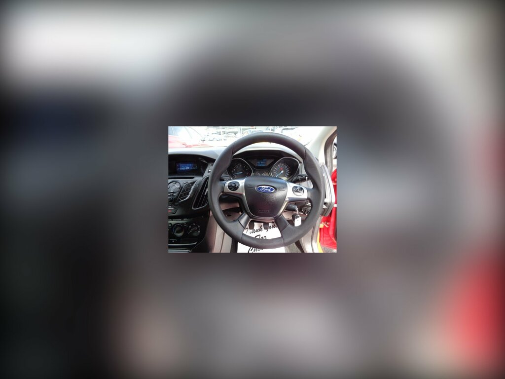Ford Focus 1.6 Studio Hatchback Euro 5 85 Red