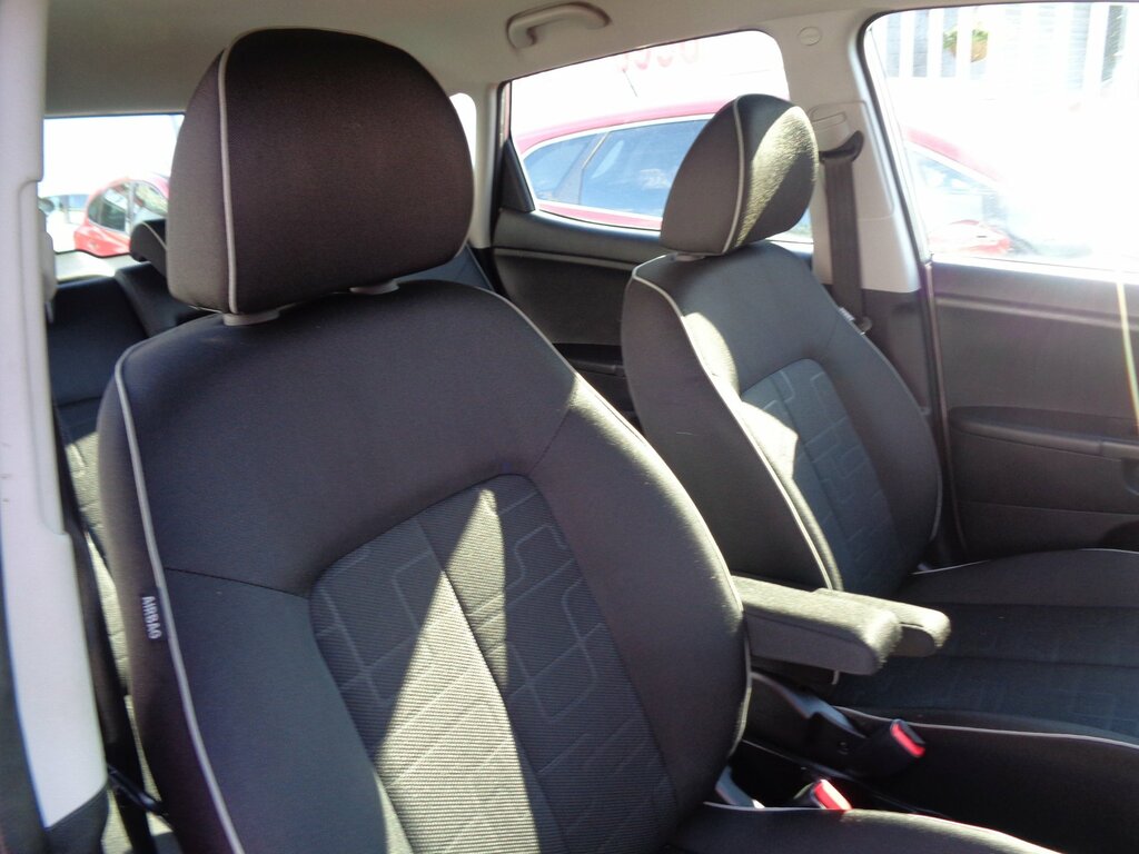 Kia Venga 1.4 2 Mpv  #9