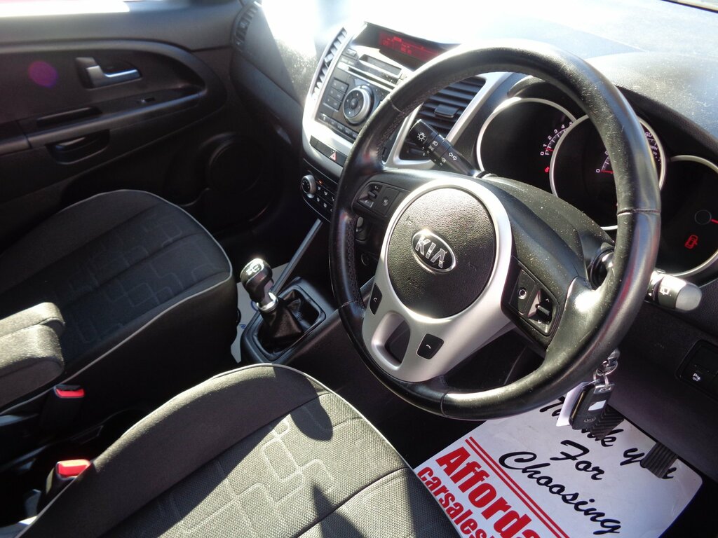 Kia Venga 1.4 2 Mpv Euro 6 Ss 89 Bhp Silver #6