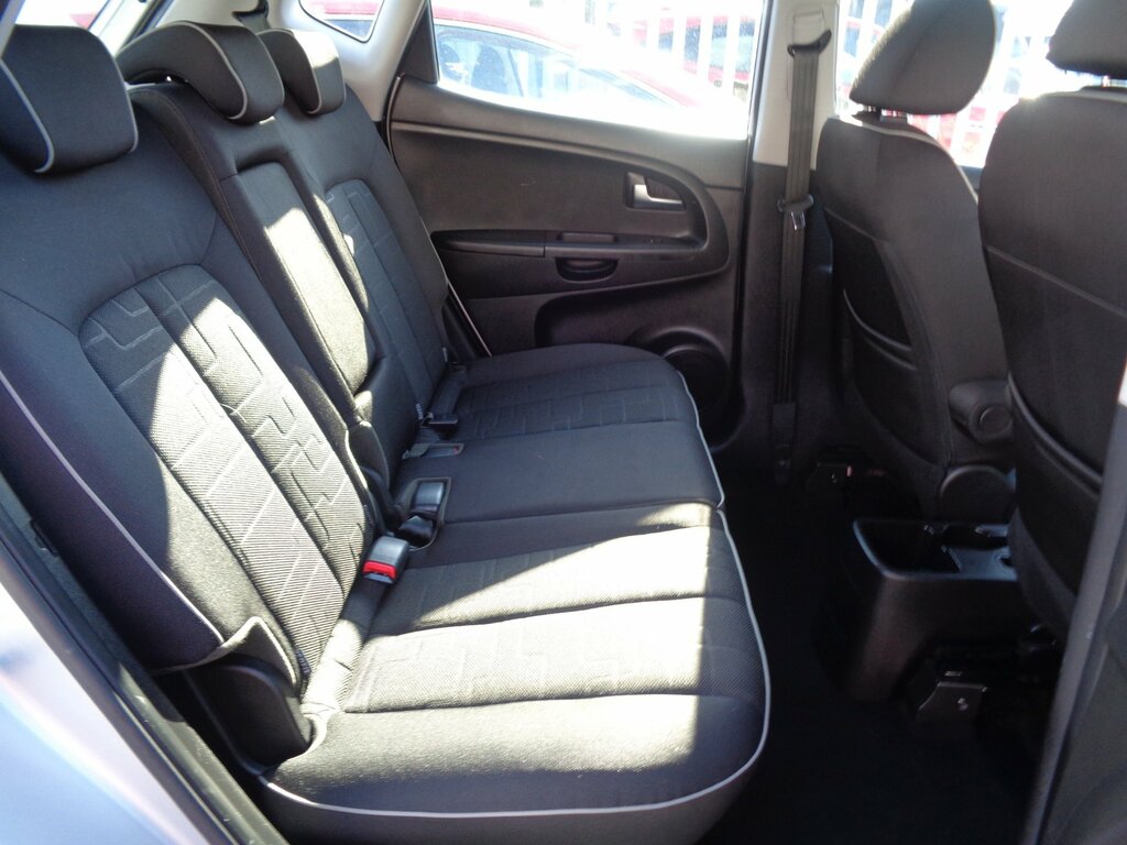 Kia Venga 1.4 2 Mpv  #11