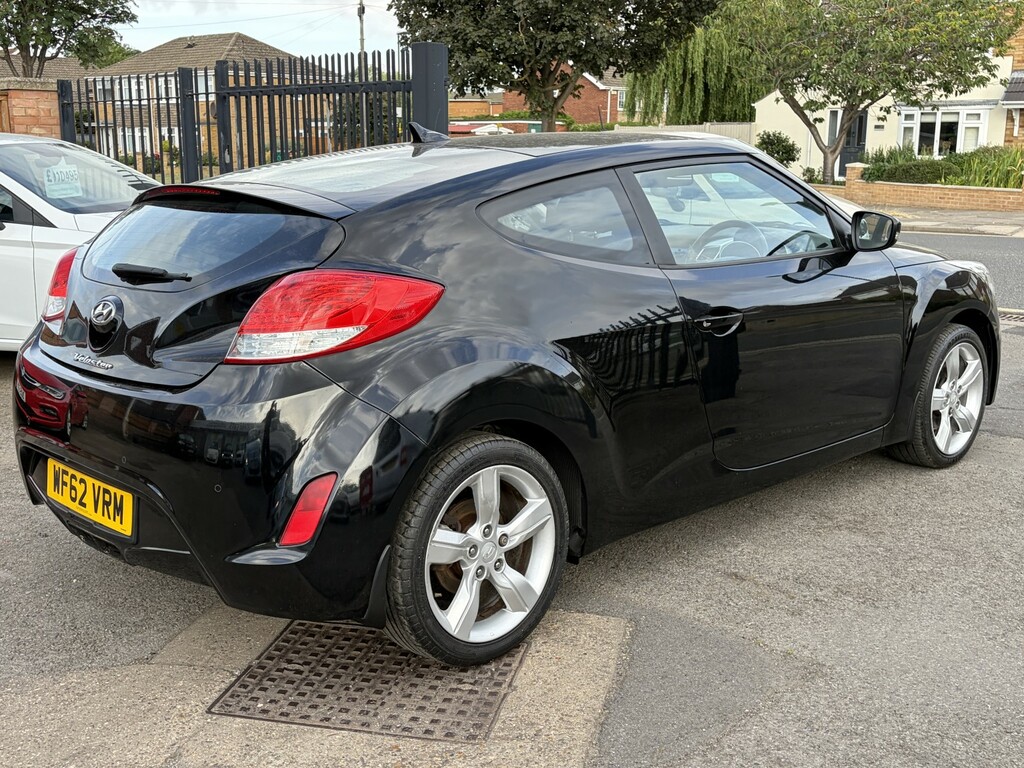 Hyundai Veloster Hatchback 1.6 Gdi 2012 Black #6