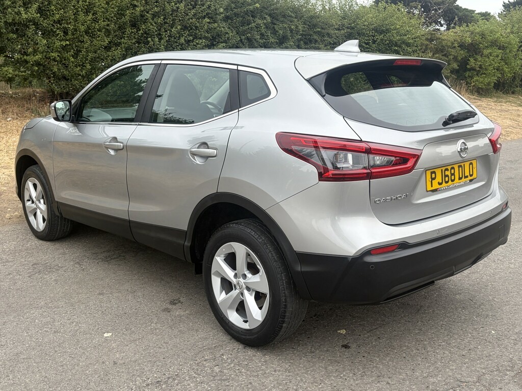 Nissan Qashqai Suv 1.5 Dci Acenta Premium 2018 PJ68DLO Silver #4