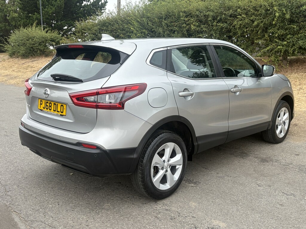 Nissan Qashqai Suv 1.5 Dci Acenta Premium 2018 PJ68DLO Silver #6