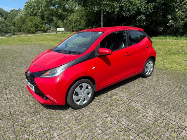 Toyota Aygo 1.0 Vvt-i X-play Hatchback Euro DE64WVR Red #3