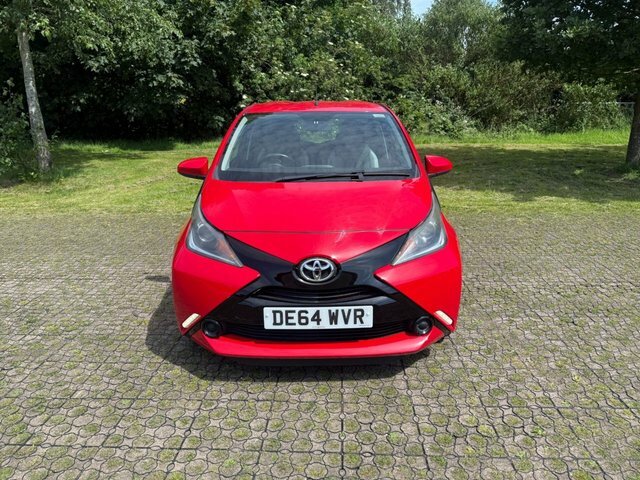Toyota Aygo 1.0 Vvt-i X-play Hatchback Euro DE64WVR Red #2