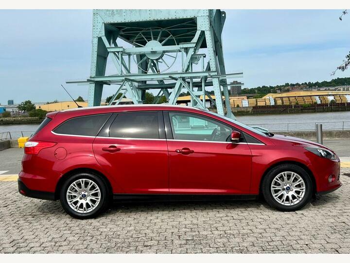 Ford Focus 1.6 Titanium Powershift Euro 5 Red #3