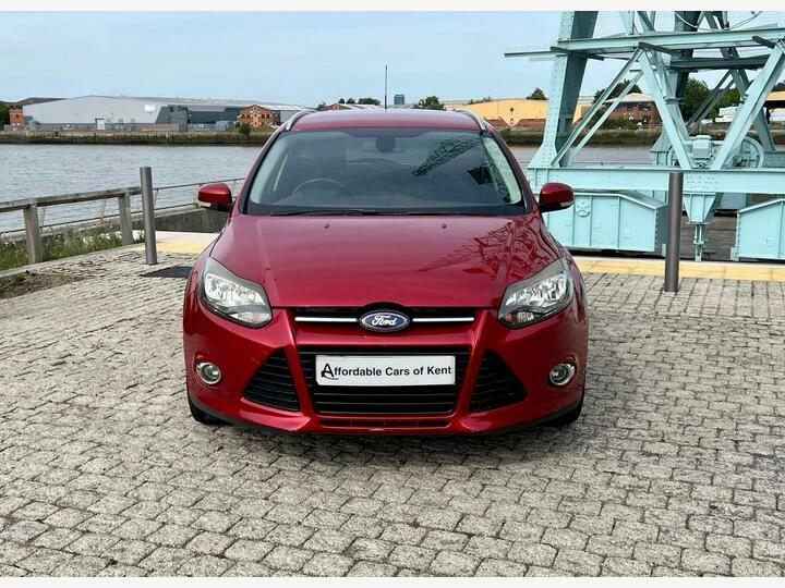 Ford Focus 1.6 Titanium Powershift Euro 5 Red #2