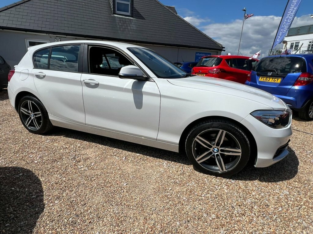 BMW 1 Series 2L Sport White #5