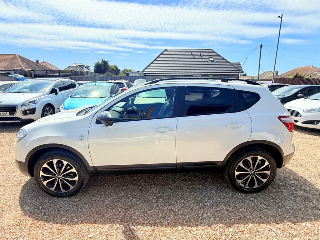 Nissan Qashqai 1.6L 360 White #4