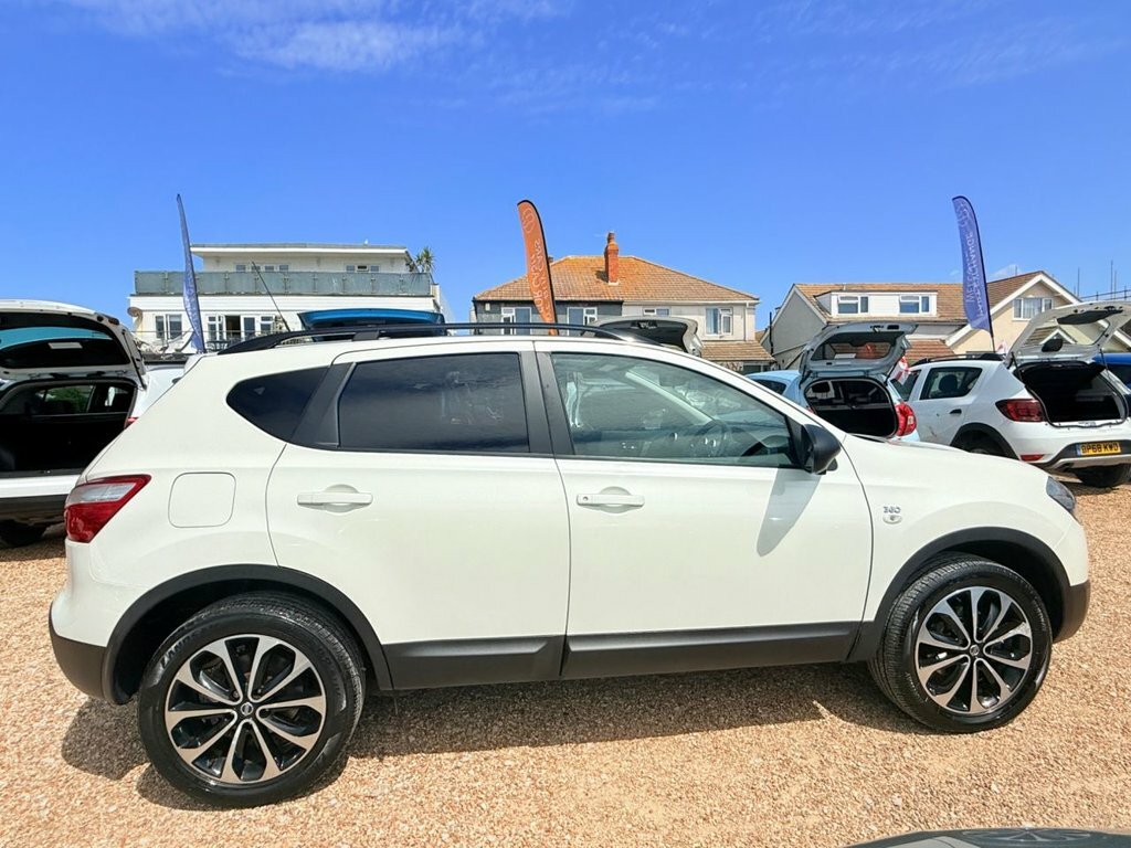 Nissan Qashqai 1.6L 360 White #2
