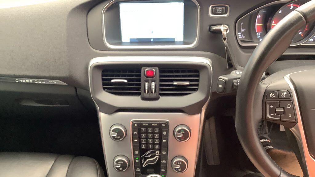 Volvo V40 Cross Country Hatchback Red #10