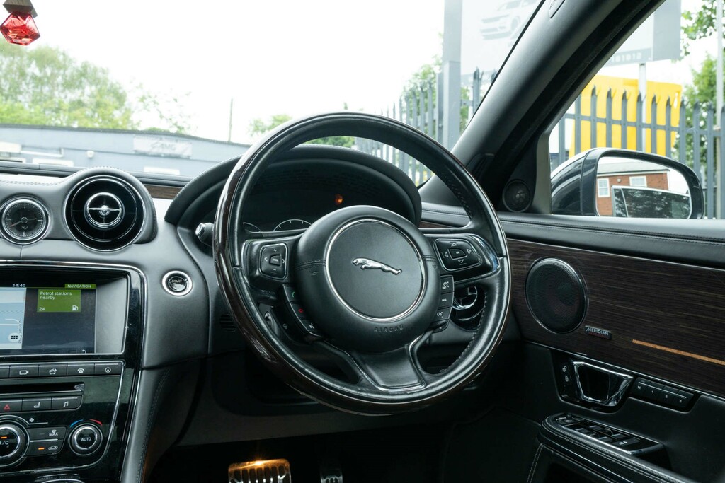 Jaguar XJ Saloon 3.0D V6 Portfolio Euro 5 Ss 20 Grey #40