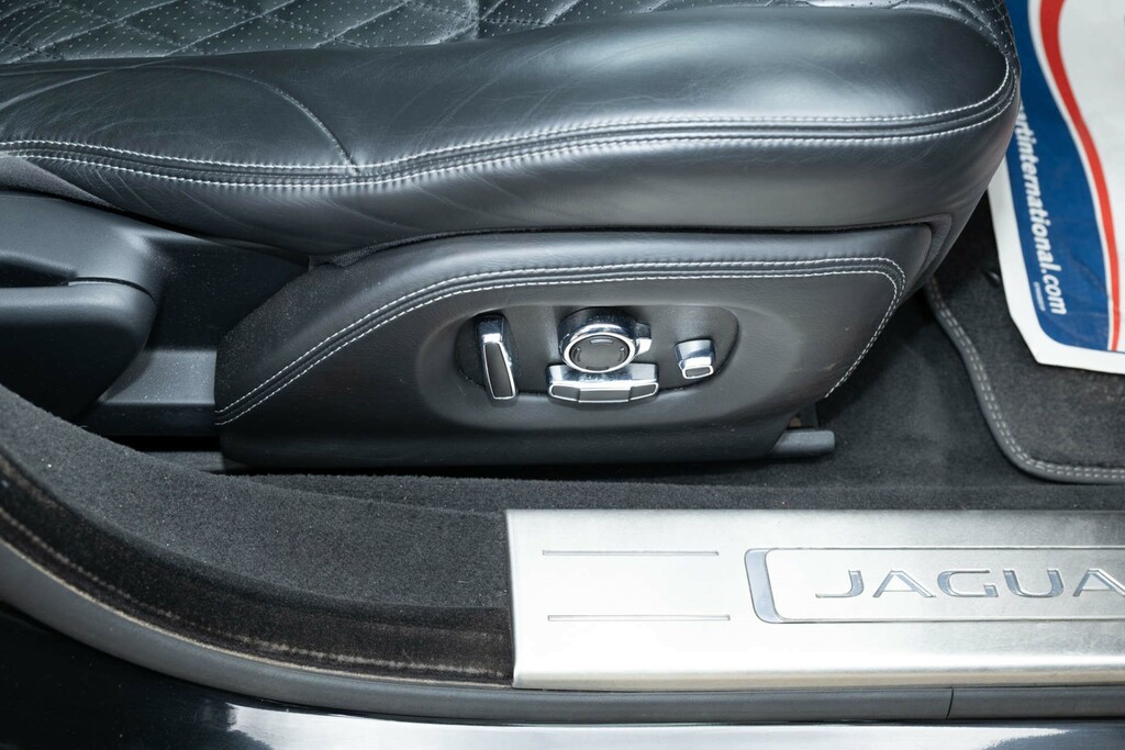 Jaguar XJ Saloon 3.0D V6 Portfolio Euro 5 Ss 20 Grey #43