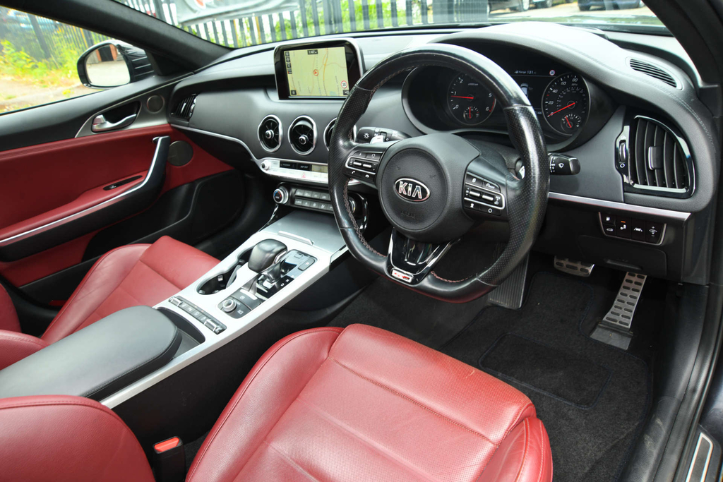 Kia Stinger 3.3 T Gdi V6 Gt S Gran Turismo S Black #20