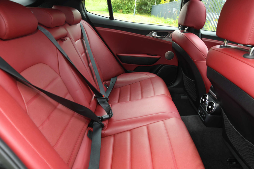 Kia Stinger 3.3 T Gdi V6 Gt S Gran Turismo S Black #32