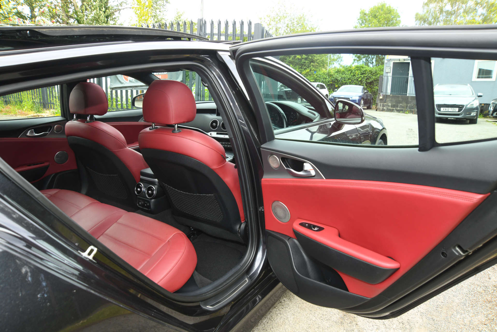 Kia Stinger 3.3 T Gdi V6 Gt S Gran Turismo S Black #23