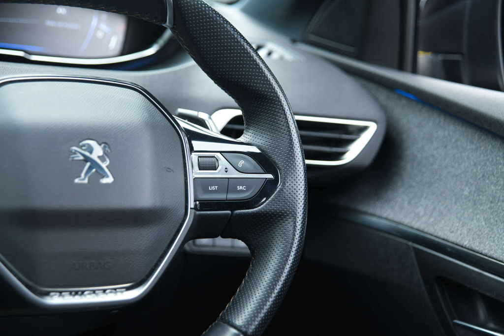Peugeot 5008 1.2 Puretech Allure Suv Black #37