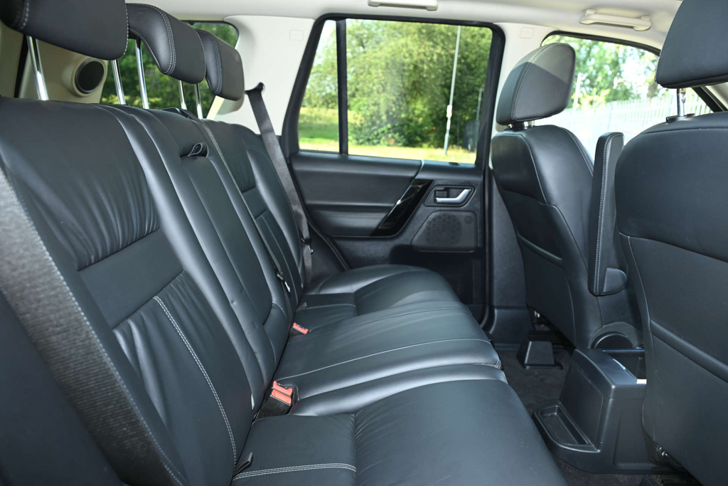 Land Rover Freelander Se Tech Sd4 #16