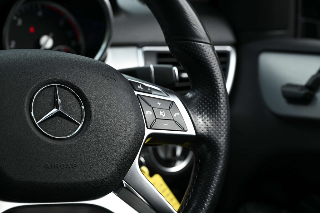 Mercedes-Benz M Class Amg Line White #17